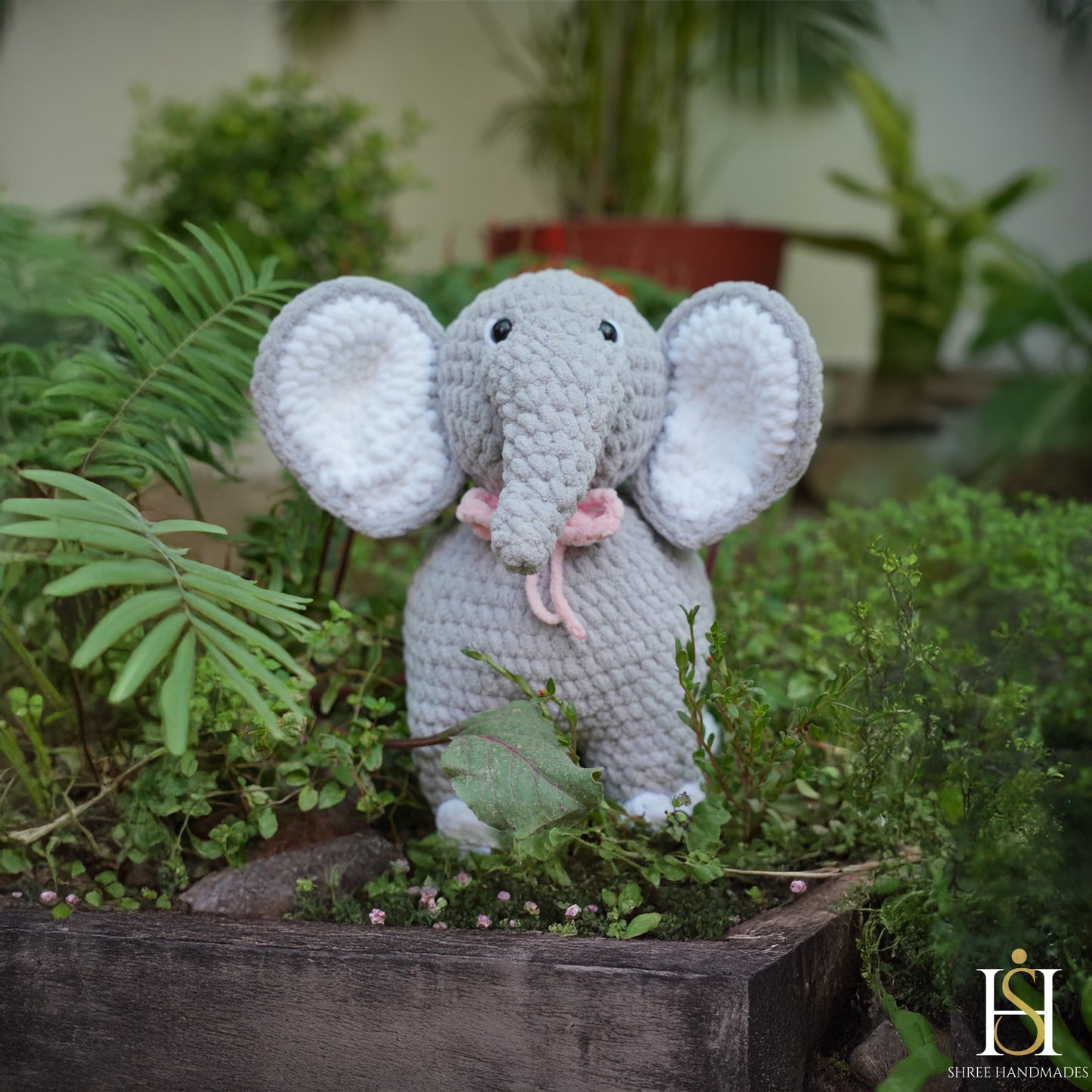 ELEPHANT PLUSHIE