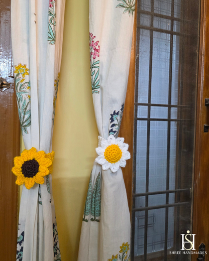 Curtain Holder