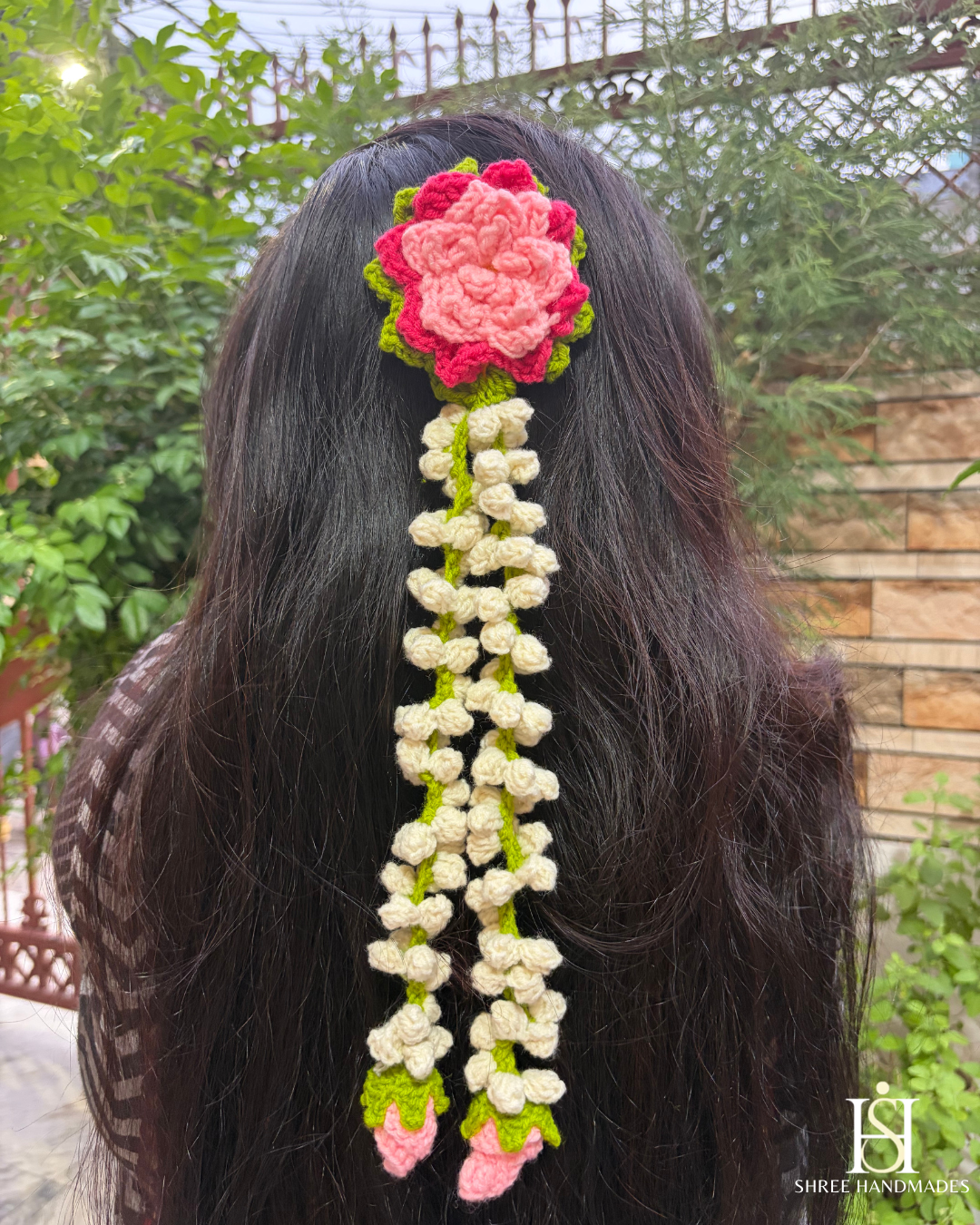 Lotus Gajra Clip